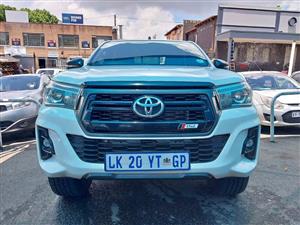 2018 TOYOTA HILUX 2.8 DOUBLE CAB GD6 DAKAR 130 000KM WHITE COLOR AUTOMATIC DIESEL 