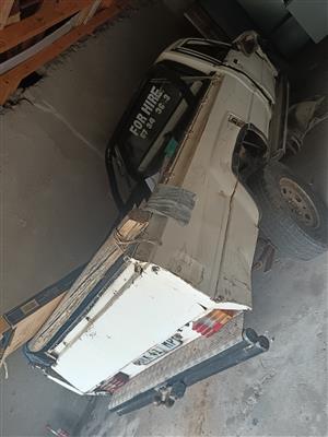 Hi I'm selling the Toyota hilux 2.4D known as a Hips long wheel base. 