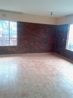 Big bedroom to rent in Orange Grove