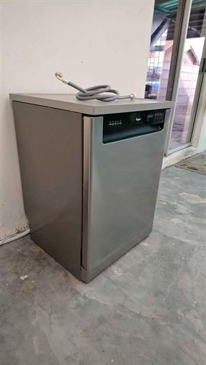 WHIRLPOOL DISHWASHER IMMACULATE WORKING ORDER