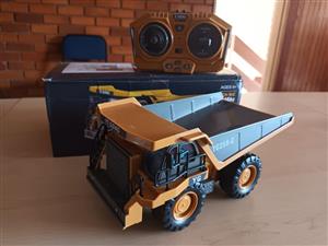 REMOTE CONTROL DUMP TRUCK TOY