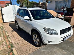 Used Toyota RAV4 2.2D-4D AWD VX