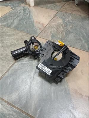 Brand New 3.6 Thermostats & Clock Springs