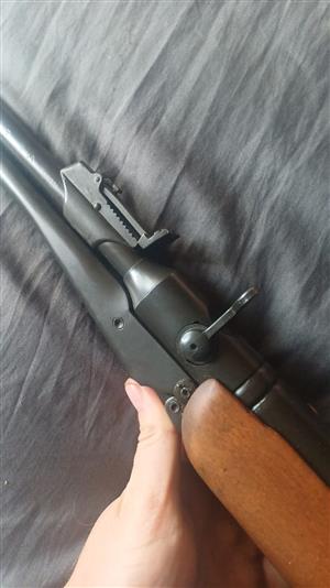 BSF air rifle, vintage r.5mm german at its best, in very good condiotion. Cala  