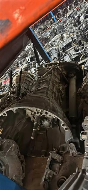 Nissan navara vq40 6 speed manual 4x4 gearbox.