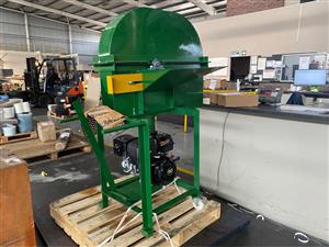 2.2.Kw Electric or 6.5HP Petrol Hammermill  600mm drum size comes with two sieves