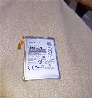 Samsung Galaxy z flip 3 original bottom battery Model Number: EB-BF711ABY I dont fit