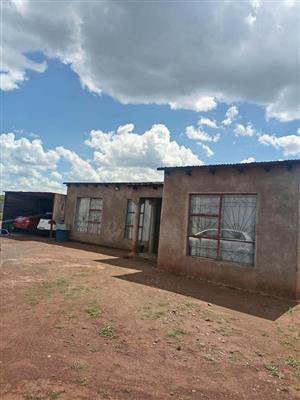 House for sale at Lekgalong