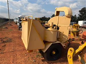 MOBILE WOOD CHIPPER