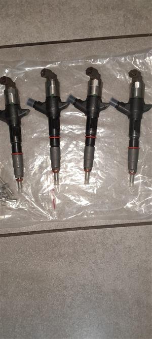 Hyundai mighty EX8 injectors for sale