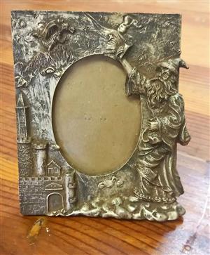 SPECIAL  WIZARD DETAIL PHOTO FRAME + FREE TEA CANDLE LANTERN 