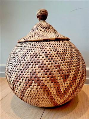 ZULU UKHAMBA / ISICHUMO WOVEN BASKET