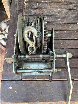 Fulton T2605 Two-Speed Trailer Winch - 2600lbs Max Pull - Good Condition