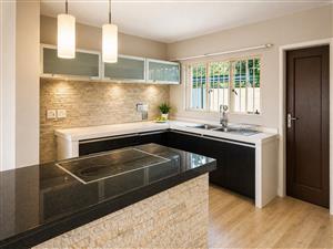 Townhouse For Sale in Sunnyside