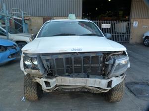 Jeep Grand Cherokee Laredo 2.7 Diesel AT White - 2004 SPARESBOYZ STRIPPING FOR S