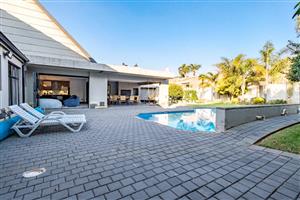 House For Sale in Lakefield