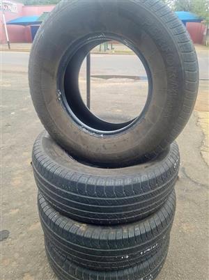 4x275/70/16 Lavigator performax used