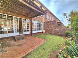 Gorgeously Maintained Townhouse For Sale!