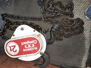 Block and tackle 2 ton good condition value 2000 rand