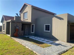 3 Bedroom townhouse for sale in Waterkloof