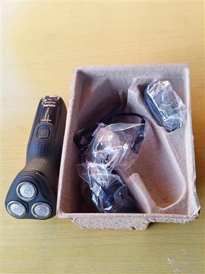 New Philips S1223/41 Wet & Dry Rechargeable Shaver