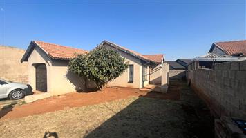 House For Sale in Vosloorus Ext 2