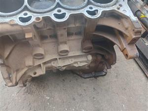 Hyundai accent 1.6 complete engine block