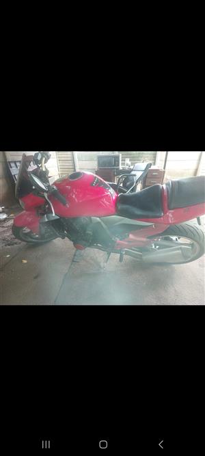 Z1000 kawazakie 2006 35 000 km perfect runing condition just need back brake pad