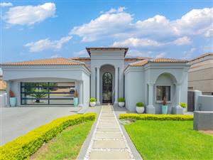House For Sale in Blue Valley Golf Estate