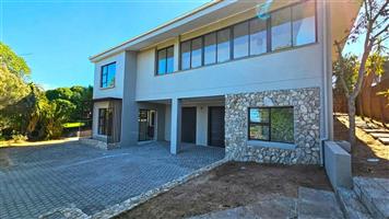 Modern Coastal Living with Flatlet in Stilbaai