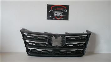 Toyota Fortuner grille
