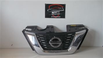 Nissan Rogue/X-Trail radiator grille