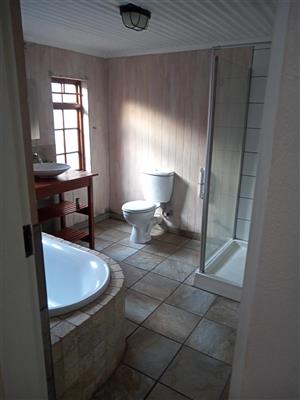 GARDEN COTTAGE – Helderkruin area