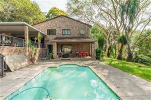 Spacious Central Family Home Filled with Fond Memories!