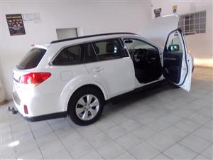 2012 Subaru Outback 2.5i AWD Symmetrical Auto white color Sunroof