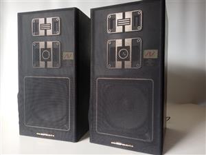 Marantz HD583 Speakers