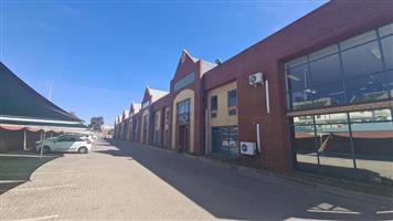 500sqm Warehouse with main road exposure to lease in Halfway House Midrand