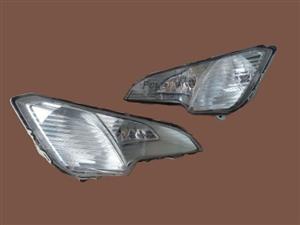 FORD FOCUS MK2 L&R HEADLIGHT 2008-2011