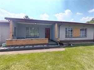 Charming 3-bedroom house for sale in Bo-dorp, Rustenburg—perfect for family living and investment!
