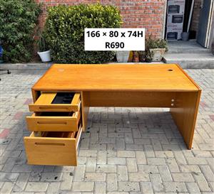 OFFICE DESK WITH DRAWERS