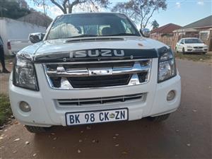 2015 Isuzu Kb300
