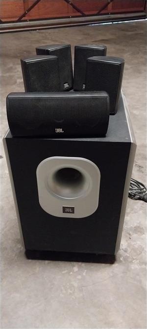 jbl scs140bk/230 5.1 surround sound speaker system