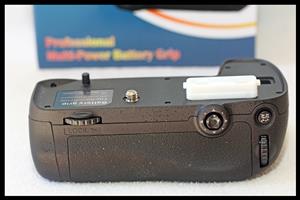 Battery Grip for Nikon D7100