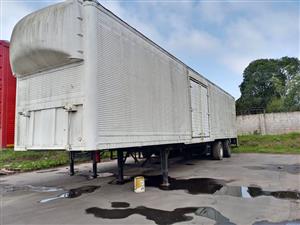 1982 HENRED FRUEHAUF  12M VAN BODY TRAILER  DOUBLE AXLE