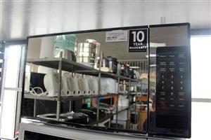 BLACK SAMSUNG ME0113M1 MICROWAVE S064072C