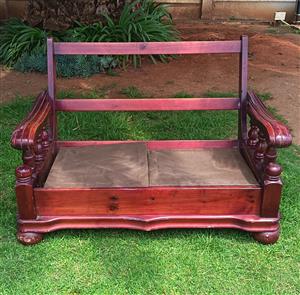 Solid wood lounge suite - 6 seater