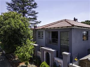 Modern 5 bedroom double-storey residence for sale