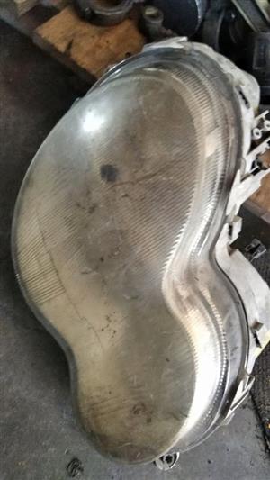 MERCEDES BENZ C200 HEADLIGHT FOR SALE