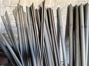 Palisade fencing spikes x 48  Height 1.8m Width 4.5cm  can complete 8m of fencing