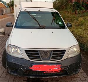 2015 Nissan np200 with Canopy. 